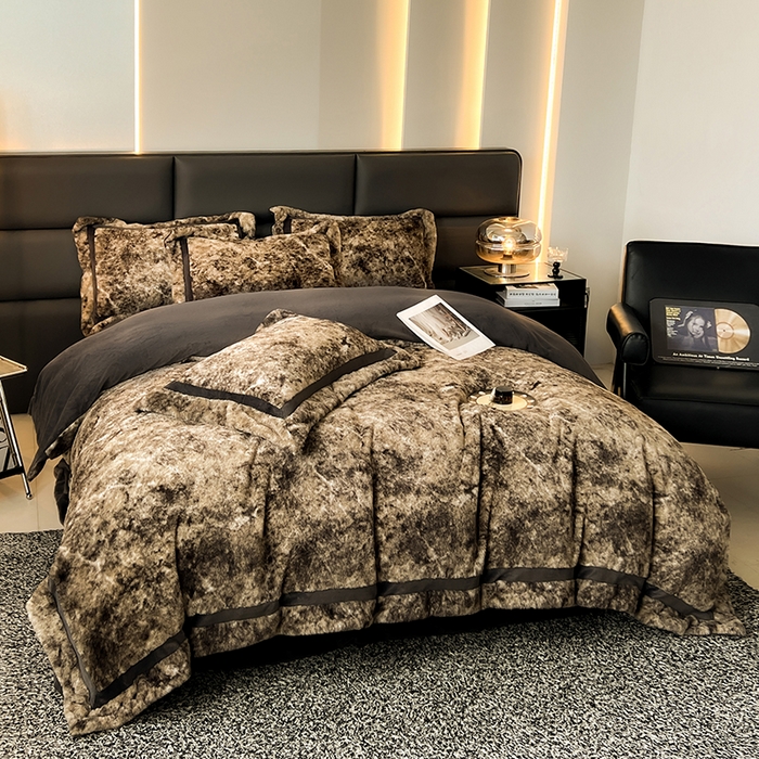 91家纺网 家纺一手货源 找家纺 极简 2025新款兔毛绒牛奶绒宽边四件套 芙洛-灰