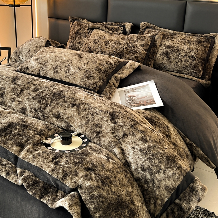 91家纺网 家纺一手货源 找家纺 极简 2025新款兔毛绒牛奶绒宽边四件套 芙洛-灰