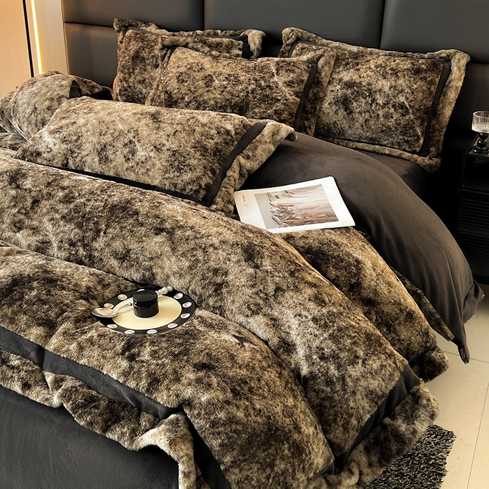 91家纺网 家纺一手货源 找家纺 极简 2025新款兔毛绒牛奶绒宽边四件套 芙洛-灰