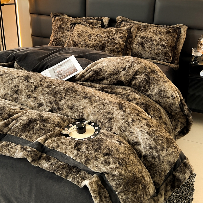 91家纺网 家纺一手货源 找家纺 极简 2025新款兔毛绒牛奶绒宽边四件套 芙洛-灰