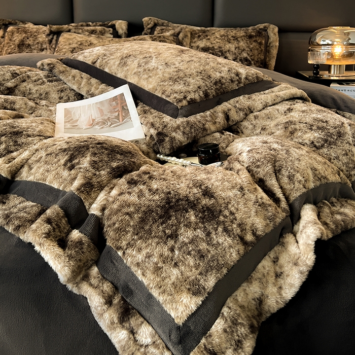 91家纺网 家纺一手货源 找家纺 极简 2025新款兔毛绒牛奶绒宽边四件套 芙洛-灰