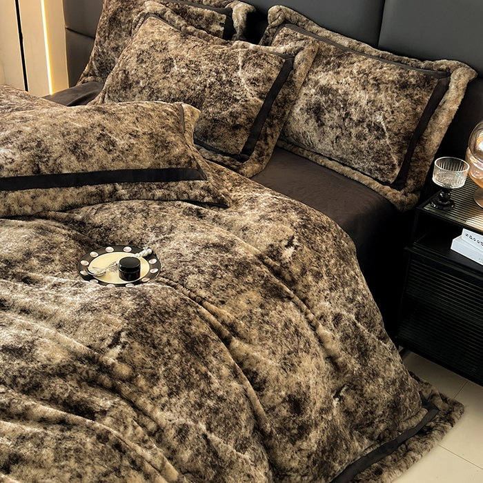 91家纺网 家纺一手货源 找家纺 极简 2025新款兔毛绒牛奶绒宽边四件套 芙洛-灰