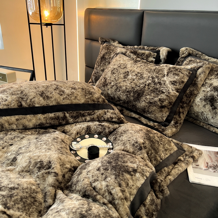 91家纺网 家纺一手货源 找家纺 极简 2025新款兔毛绒牛奶绒宽边四件套 芙洛-灰