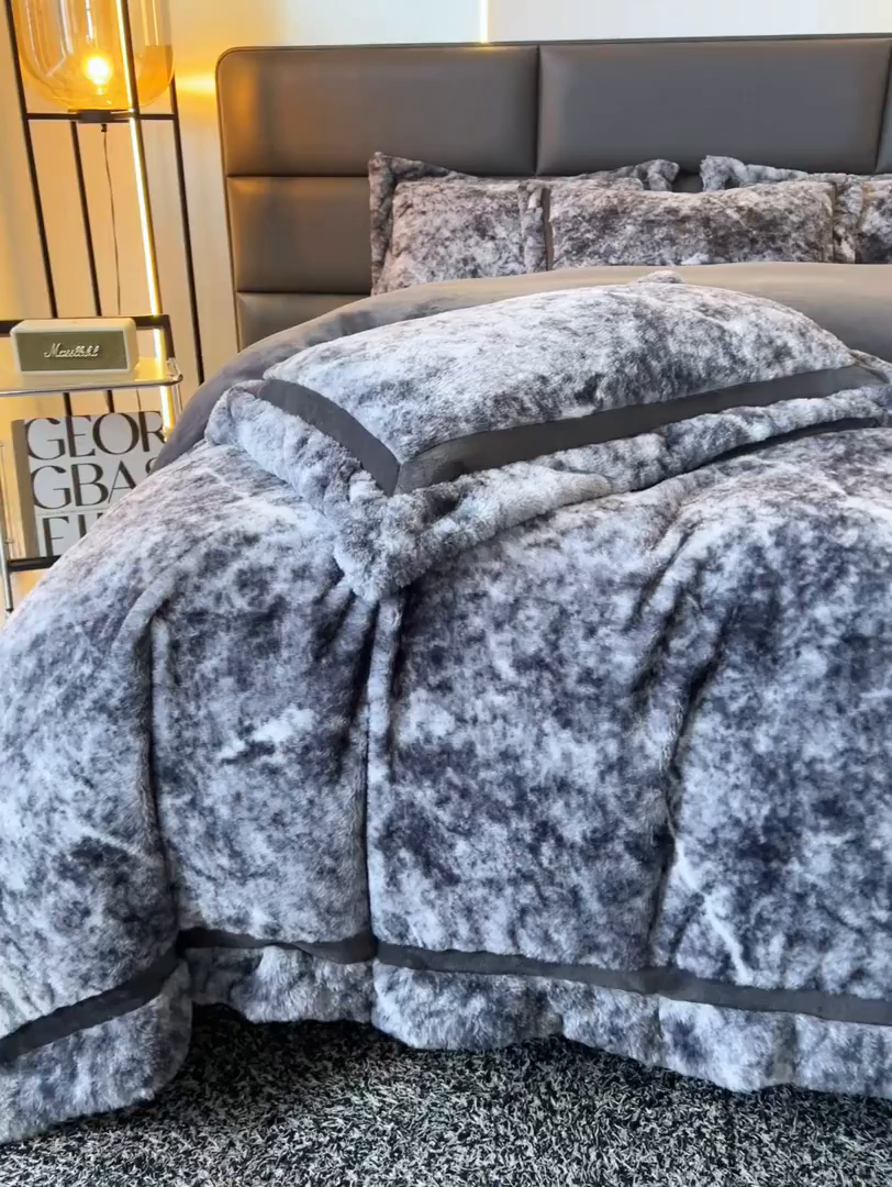 91家纺网 家纺一手货源 找家纺 极简 2025新款兔毛绒牛奶绒宽边四件套 芙洛-灰