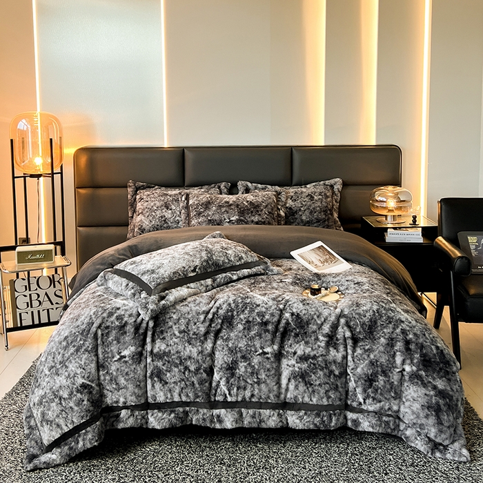 91家纺网 家纺一手货源 找家纺 极简 2025新款兔毛绒牛奶绒宽边四件套 芙洛-蓝