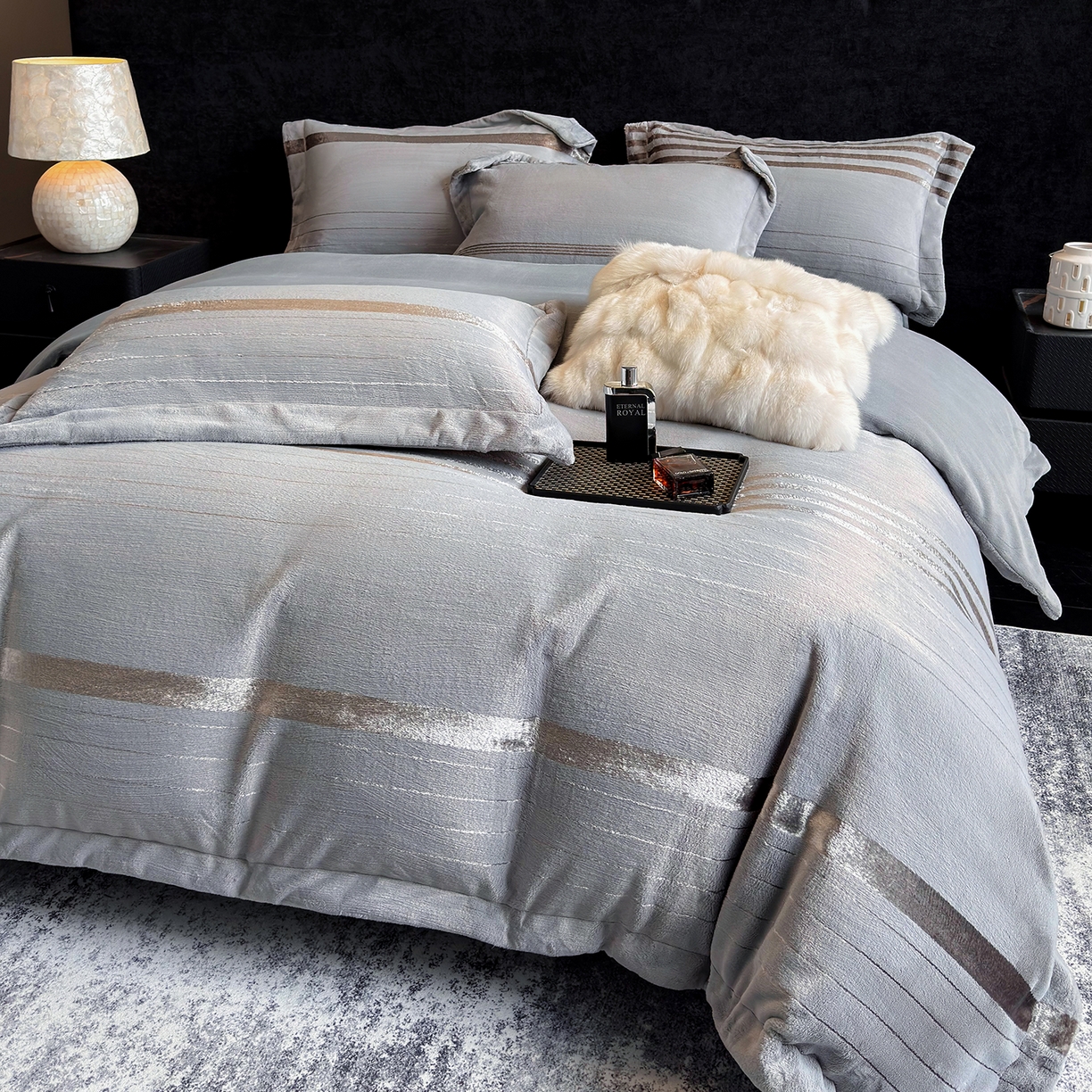 91家纺网 家纺一手货源 找家纺 奥汀洛家纺 2025新款高克重托卡斯雪貂绒牛奶绒四件套-瑞拉系列 瑞拉-灰