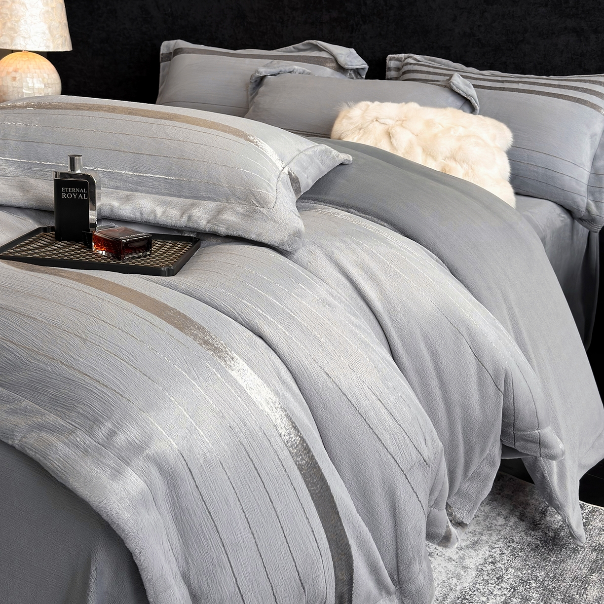 91家纺网 家纺一手货源 找家纺 奥汀洛家纺 2025新款高克重托卡斯雪貂绒牛奶绒四件套-瑞拉系列 瑞拉-灰