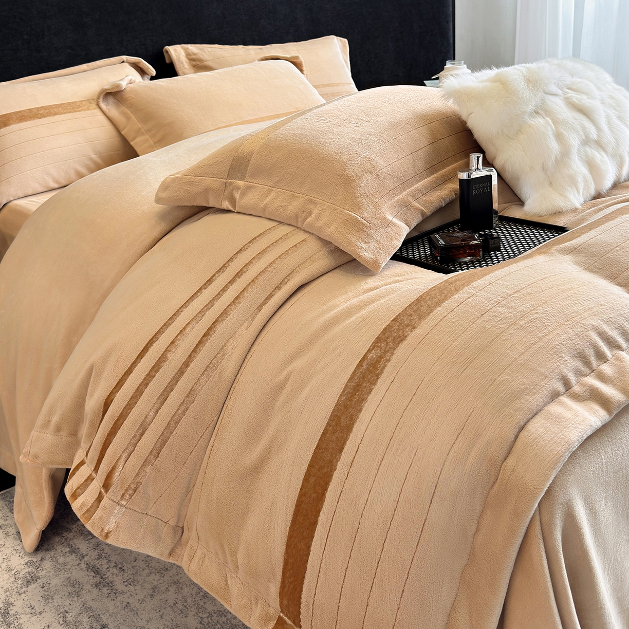 91家纺网 家纺一手货源 找家纺 奥汀洛家纺 2025新款高克重托卡斯雪貂绒牛奶绒四件套-瑞拉系列 瑞拉-驼