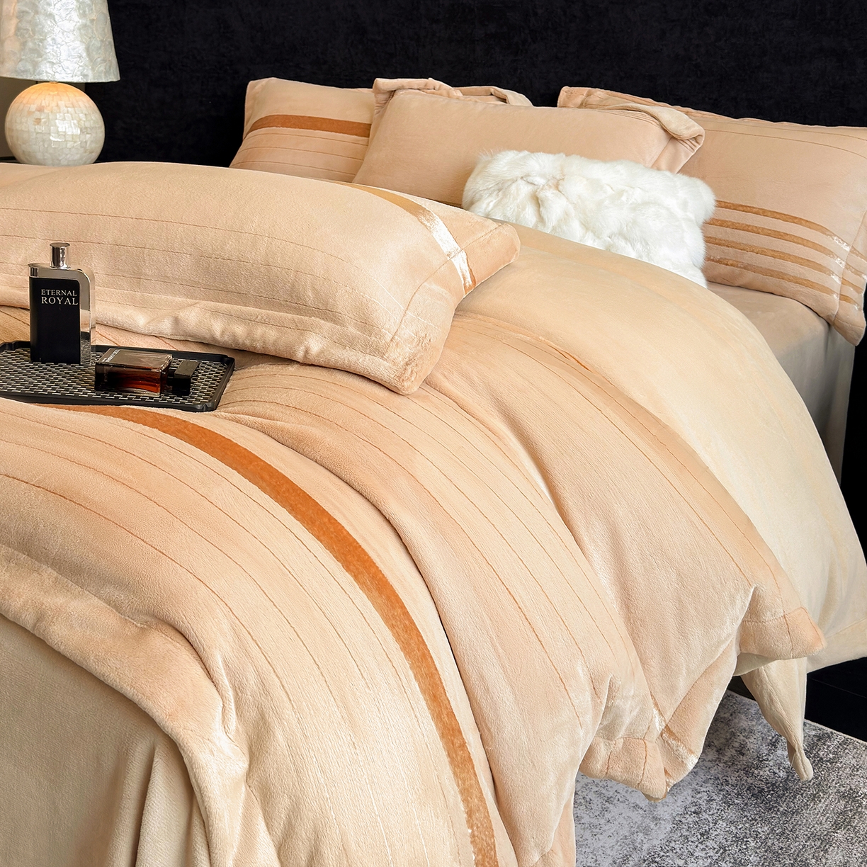 91家纺网 家纺一手货源 找家纺 奥汀洛家纺 2025新款高克重托卡斯雪貂绒牛奶绒四件套-瑞拉系列 瑞拉-驼