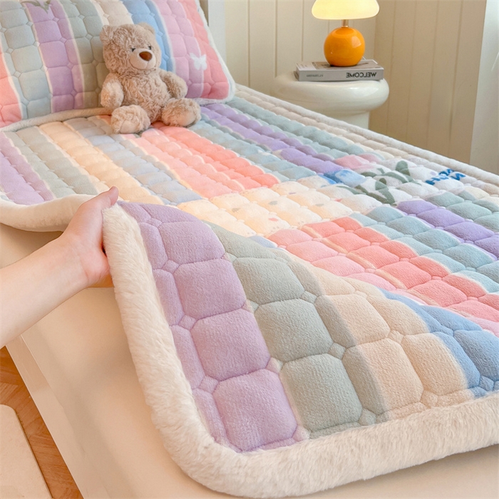 91家纺网 家纺一手货源 找家纺 （总）喜居 2025新款印花牛奶绒夹棉床褥垫床垫子褥子