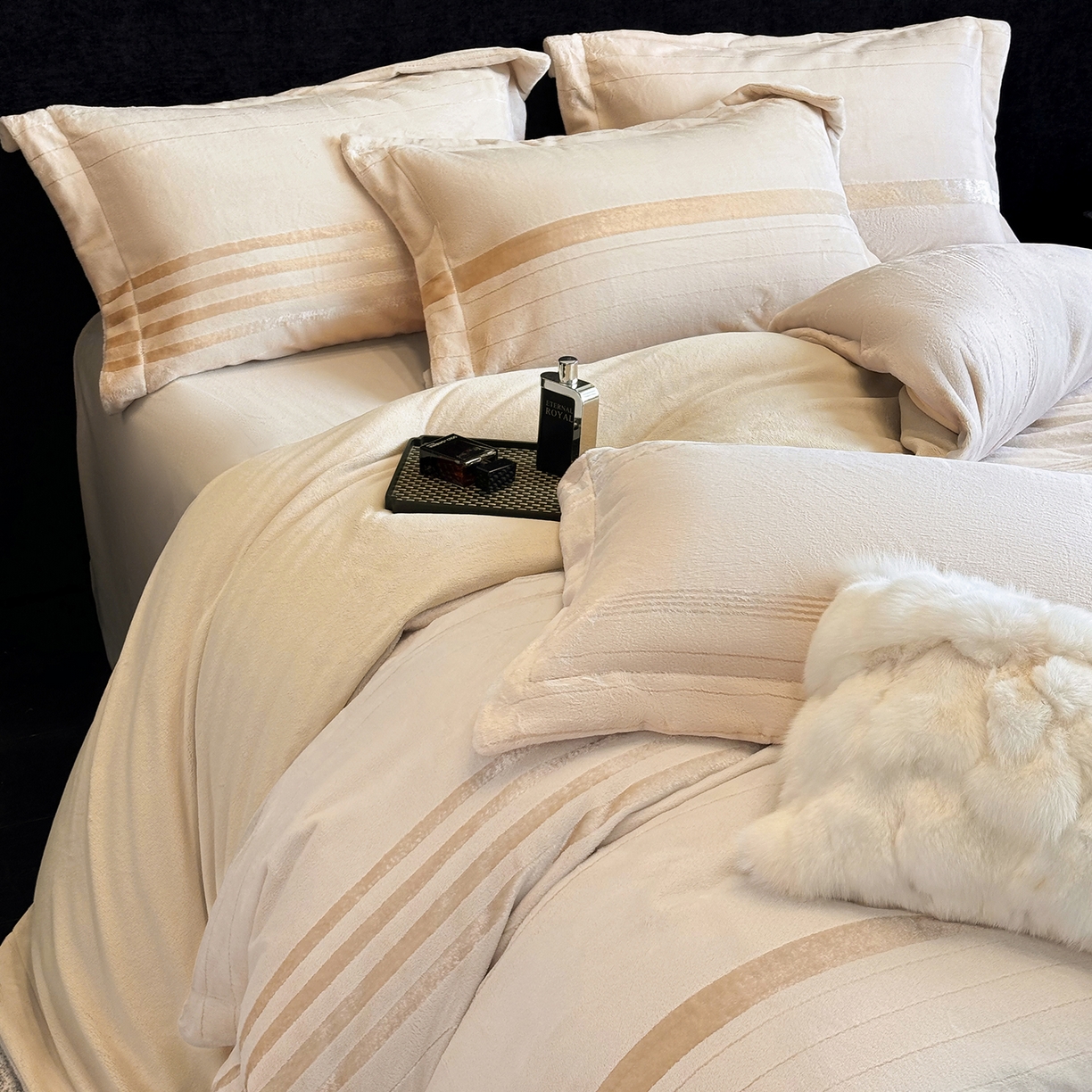 91家纺网 家纺一手货源 找家纺 奥汀洛家纺 2025新款高克重托卡斯雪貂绒牛奶绒四件套-瑞拉系列 瑞拉-米