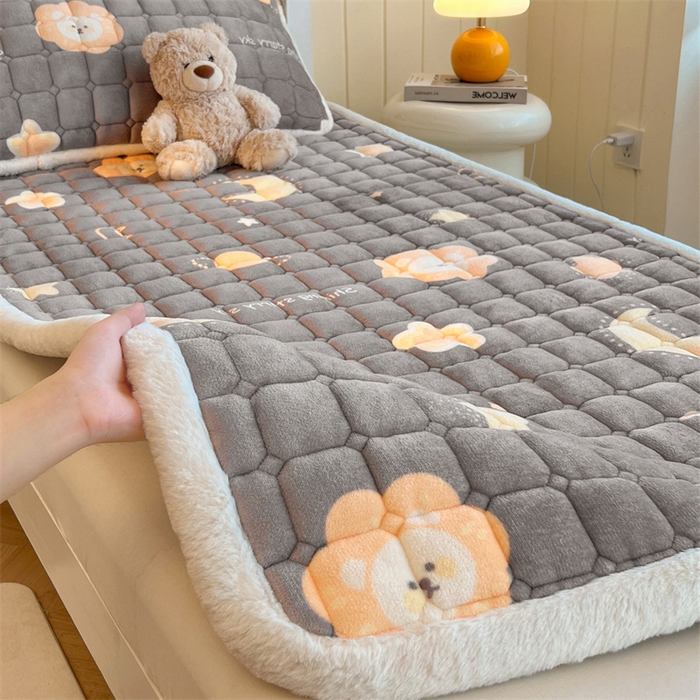 91家纺网 家纺一手货源 找家纺 （总）喜居 2025新款印花牛奶绒夹棉床褥垫床垫子褥子