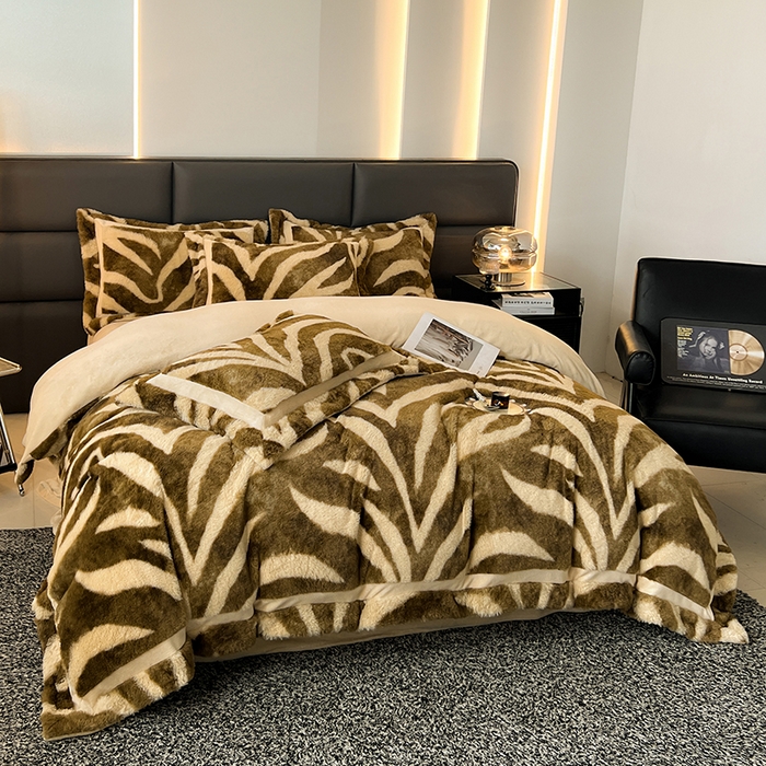 91家纺网 家纺一手货源 找家纺 极简 2025新款兔毛绒牛奶绒宽边四件套 阿尔瓦罗-咖