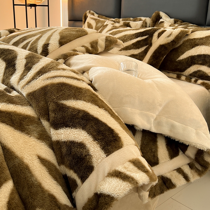 91家纺网 家纺一手货源 找家纺 极简 2025新款兔毛绒牛奶绒宽边四件套 阿尔瓦罗-咖