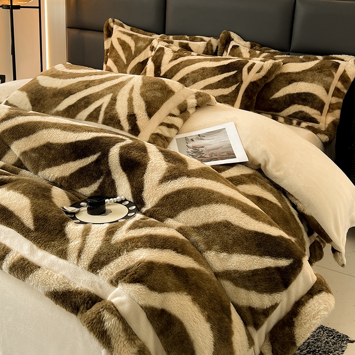 91家纺网 家纺一手货源 找家纺 极简 2025新款兔毛绒牛奶绒宽边四件套 阿尔瓦罗-咖