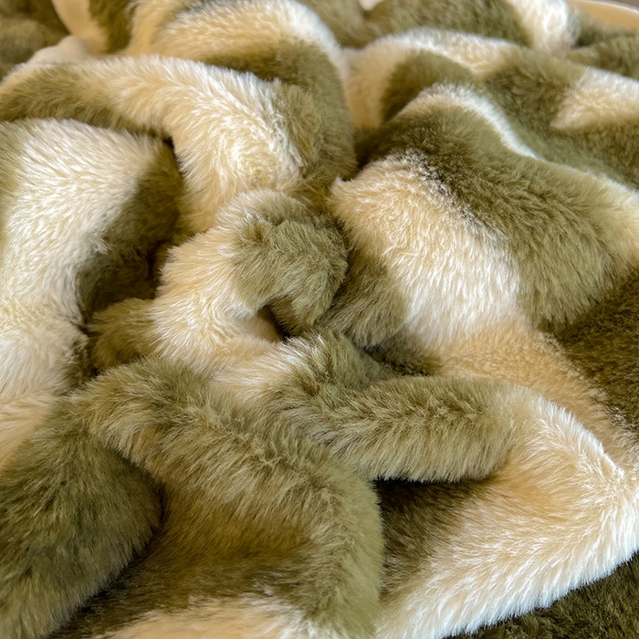 91家纺网 家纺一手货源 找家纺 极简 2025新款兔毛绒牛奶绒宽边四件套 阿尔瓦罗-绿