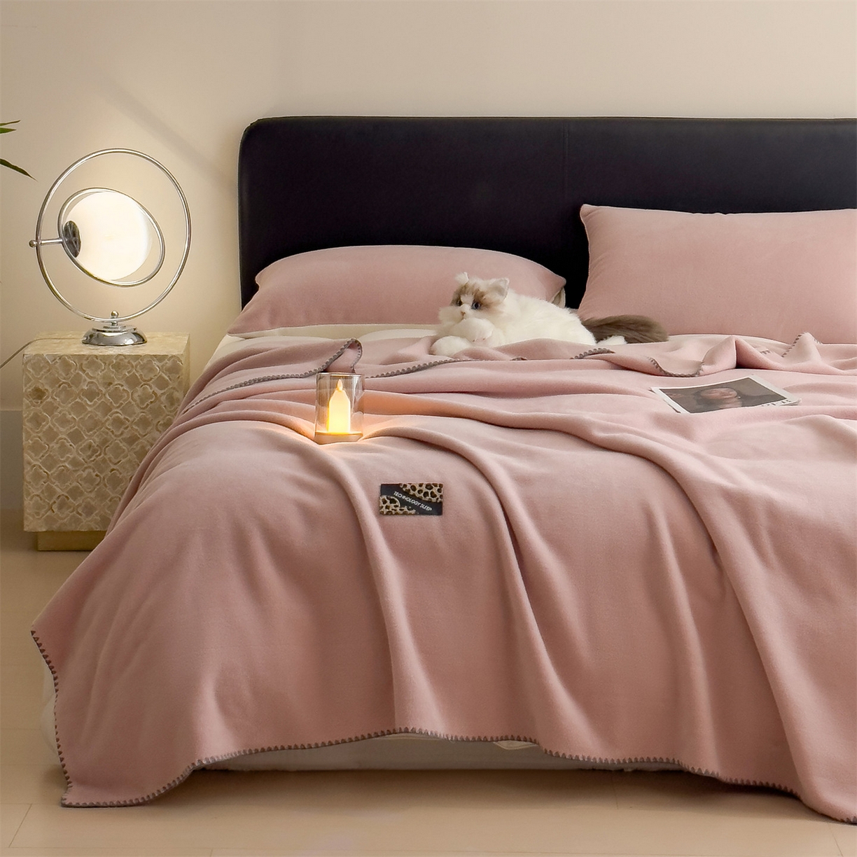 91家纺网 家纺一手货源 找家纺 丝幔家纺 2025新款A类羊棉绒原创设计毛毯系列 粉色