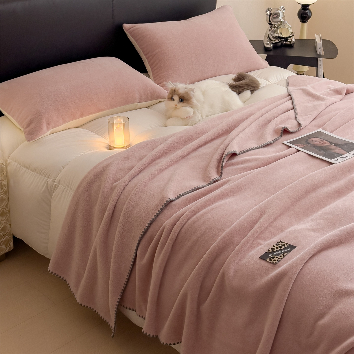 91家纺网 家纺一手货源 找家纺 丝幔家纺 2025新款A类羊棉绒原创设计毛毯系列 粉色