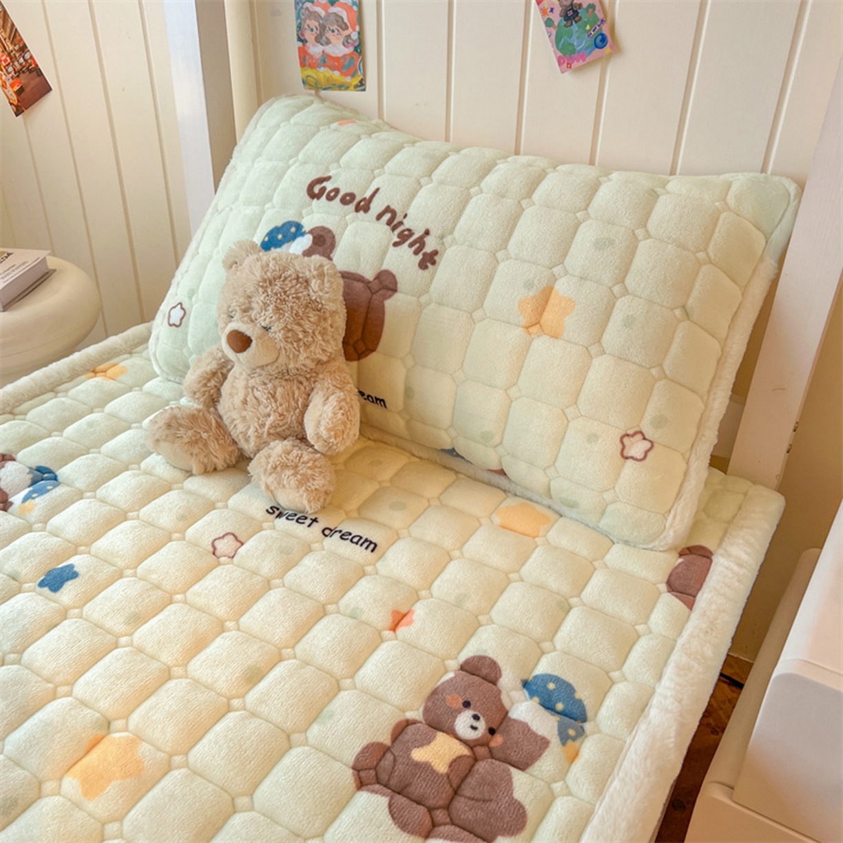 91家纺网 家纺一手货源 找家纺 喜居 2025新款印花牛奶绒夹棉床褥垫床垫子褥子 安睡熊