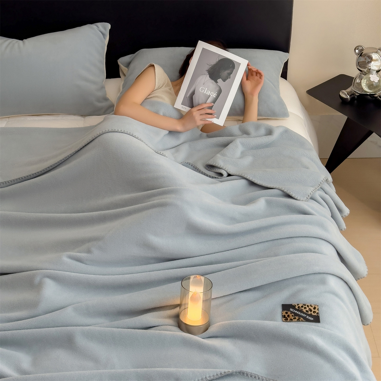 91家纺网 家纺一手货源 找家纺 丝幔家纺 2025新款A类羊棉绒原创设计毛毯系列 湖蓝