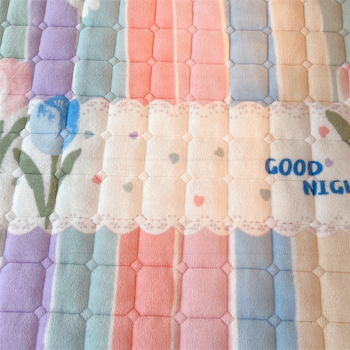 91家纺网 家纺一手货源 找家纺 喜居 2025新款印花牛奶绒夹棉床褥垫床垫子褥子 彩虹郁金香