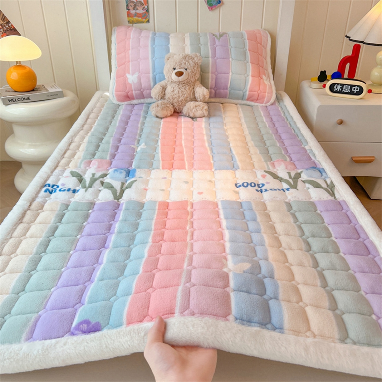 91家纺网 家纺一手货源 找家纺 喜居 2025新款印花牛奶绒夹棉床褥垫床垫子褥子 彩虹郁金香