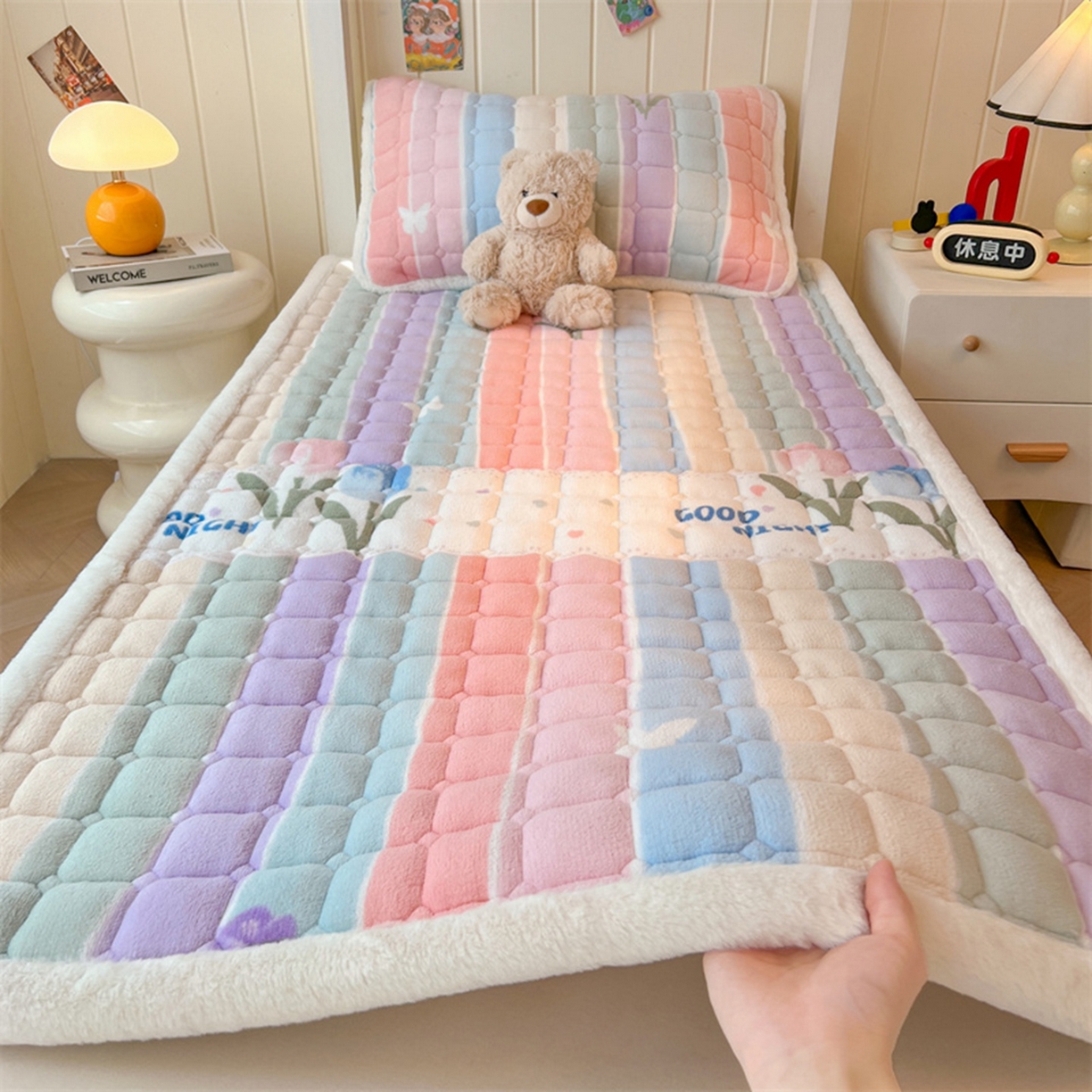 91家纺网 家纺一手货源 找家纺 喜居 2025新款印花牛奶绒夹棉床褥垫床垫子褥子 彩虹郁金香