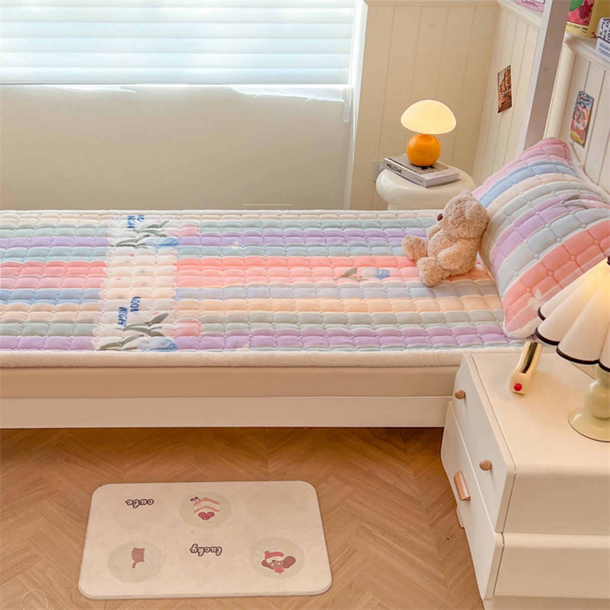 91家纺网 家纺一手货源 找家纺 喜居 2025新款印花牛奶绒夹棉床褥垫床垫子褥子 彩虹郁金香