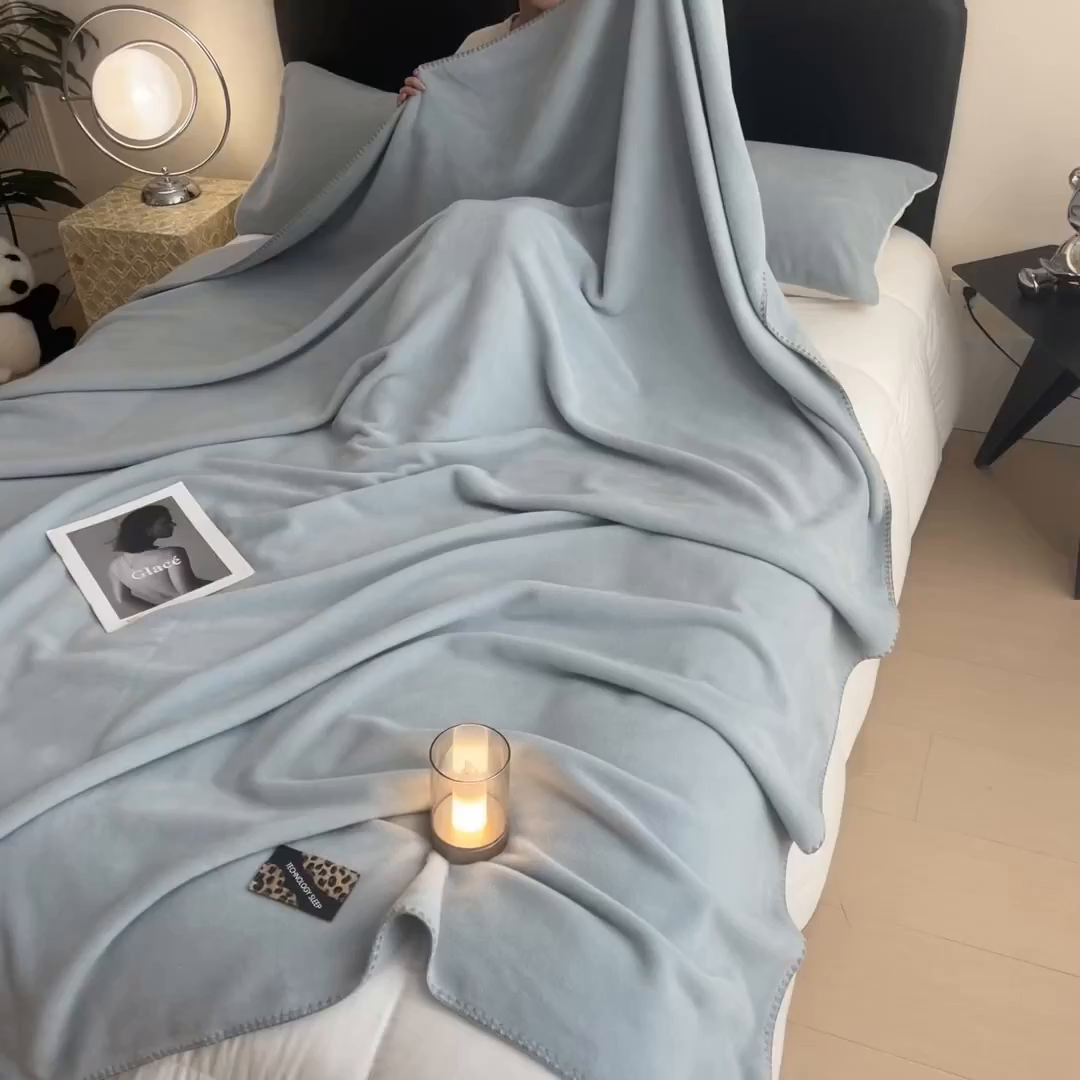 91家纺网 家纺一手货源 找家纺 丝幔家纺 2025新款A类羊棉绒原创设计毛毯系列 湖蓝