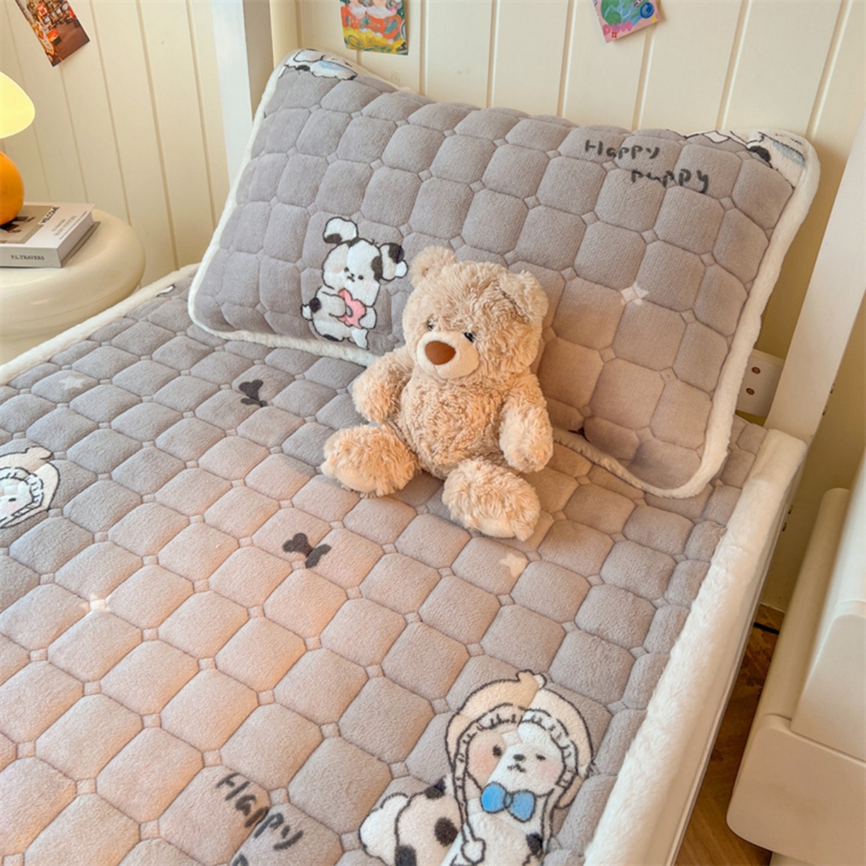 91家纺网 家纺一手货源 找家纺 喜居 2025新款印花牛奶绒夹棉床褥垫床垫子褥子 调皮点点