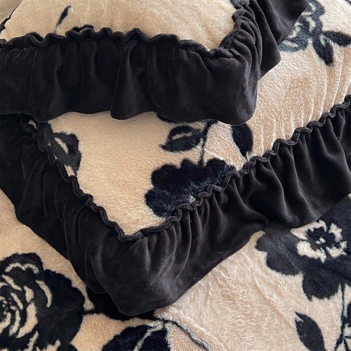 91家纺网 家纺一手货源 找家纺 （总）奥裕家纺 2025新款法式兔毛印花四件套