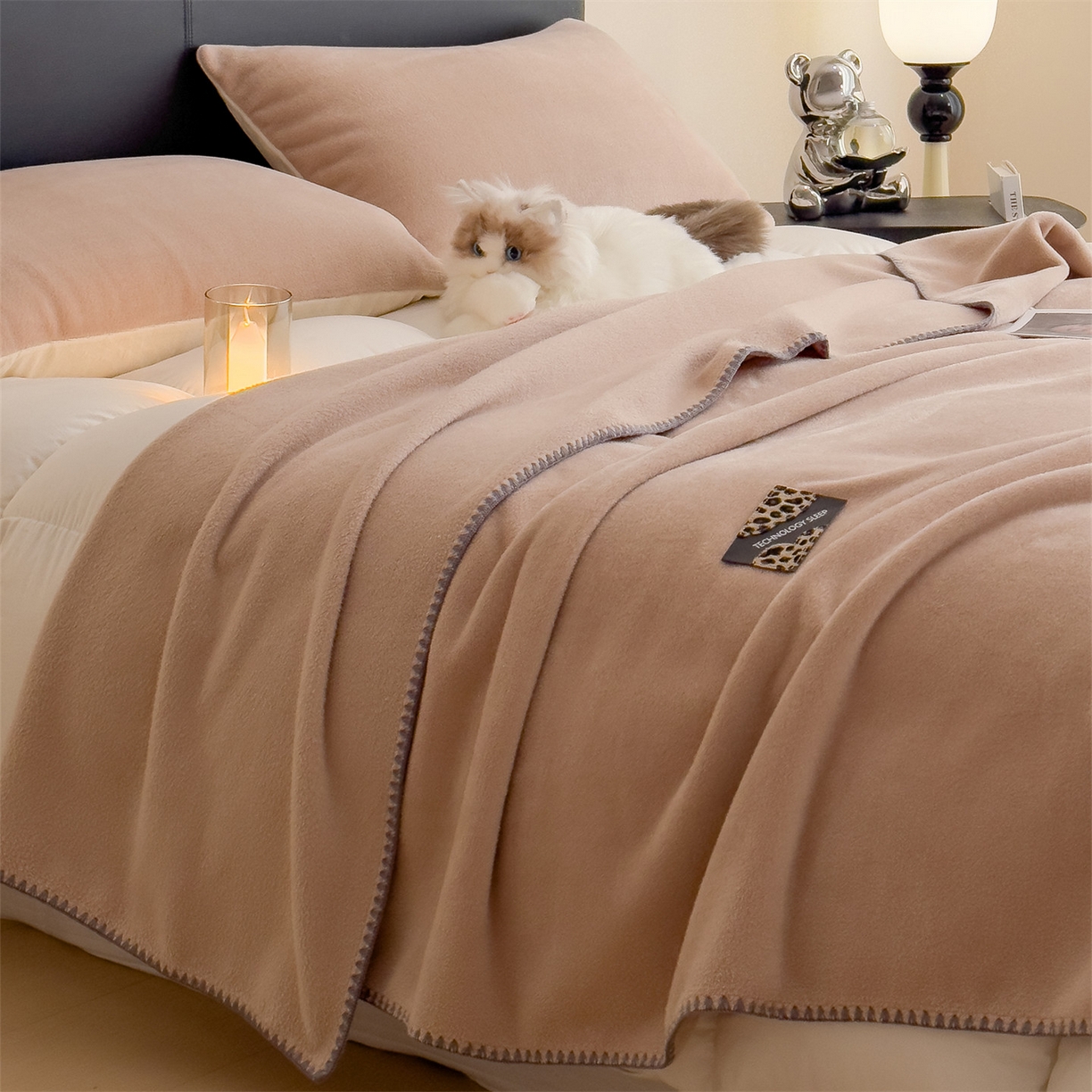 91家纺网 家纺一手货源 找家纺 丝幔家纺 2025新款A类羊棉绒原创设计毛毯系列 奶咖