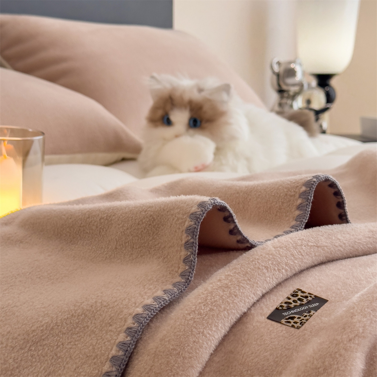 91家纺网 家纺一手货源 找家纺 丝幔家纺 2025新款A类羊棉绒原创设计毛毯系列 奶咖