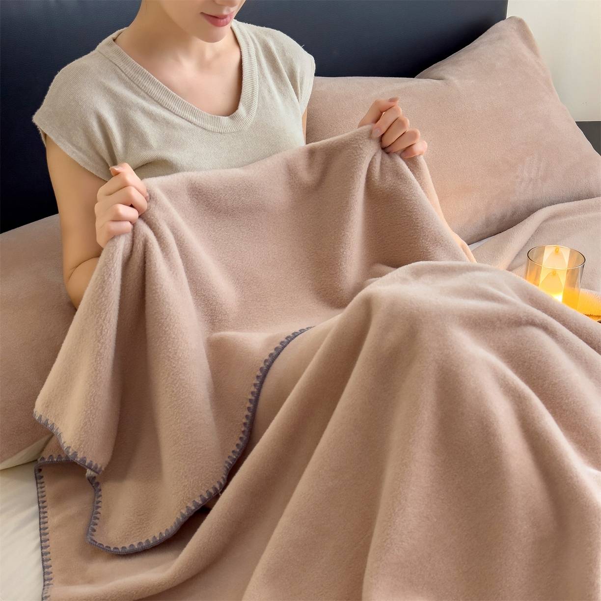 91家纺网 家纺一手货源 找家纺 丝幔家纺 2025新款A类羊棉绒原创设计毛毯系列 奶咖