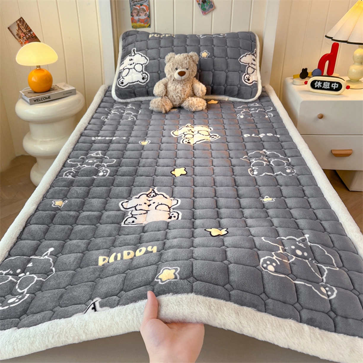 91家纺网 家纺一手货源 找家纺 喜居 2025新款印花牛奶绒夹棉床褥垫床垫子褥子 嘟嘟狗