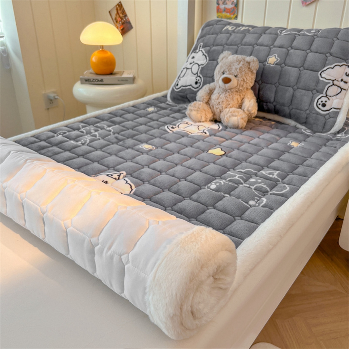 91家纺网 家纺一手货源 找家纺 喜居 2025新款印花牛奶绒夹棉床褥垫床垫子褥子 嘟嘟狗