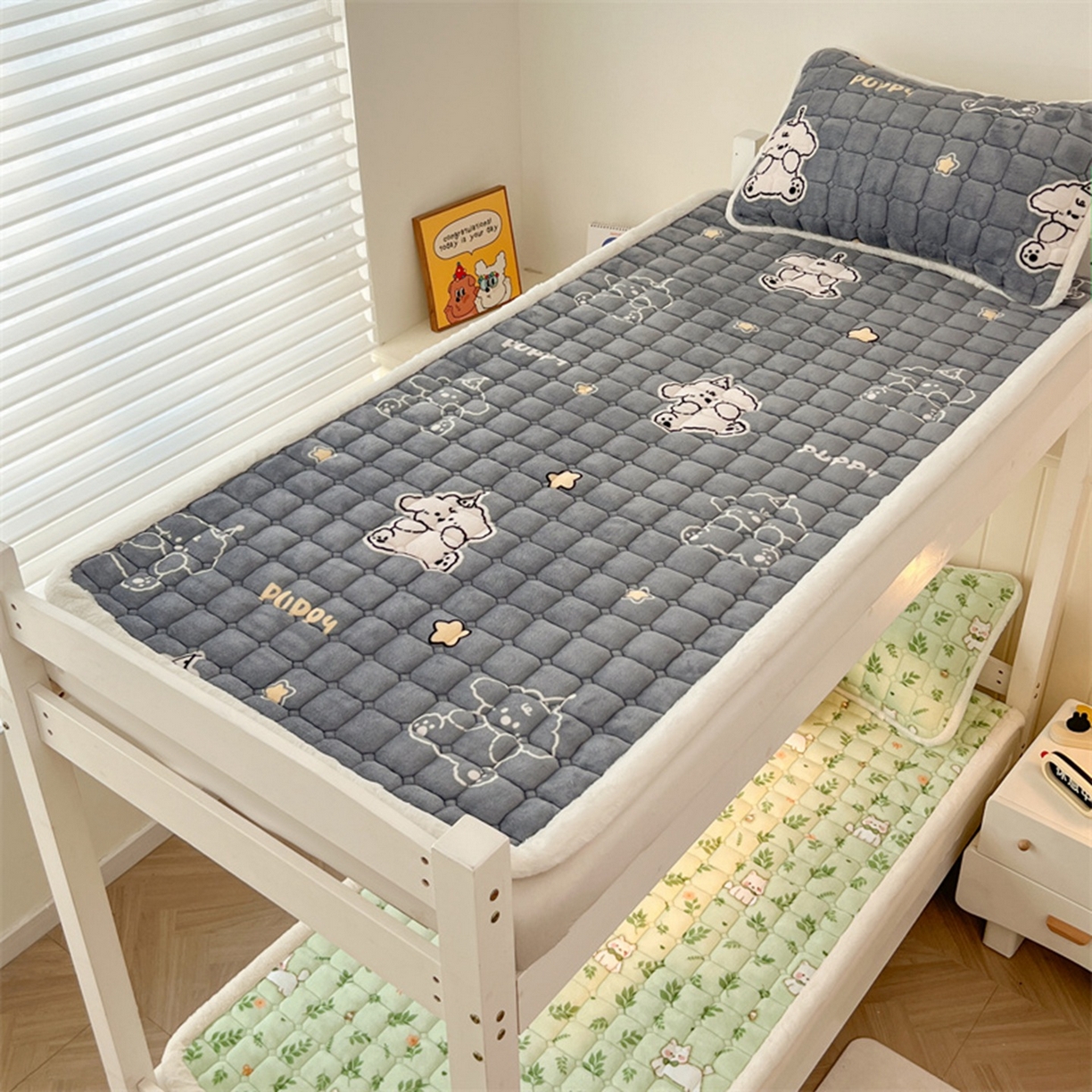 91家纺网 家纺一手货源 找家纺 喜居 2025新款印花牛奶绒夹棉床褥垫床垫子褥子 嘟嘟狗