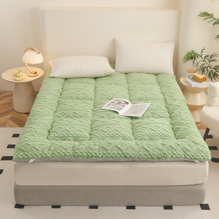 91家纺网 家纺一手货源 找家纺 承柔家纺 2025年新款加厚塔芙绒床垫床褥垫子 绿色