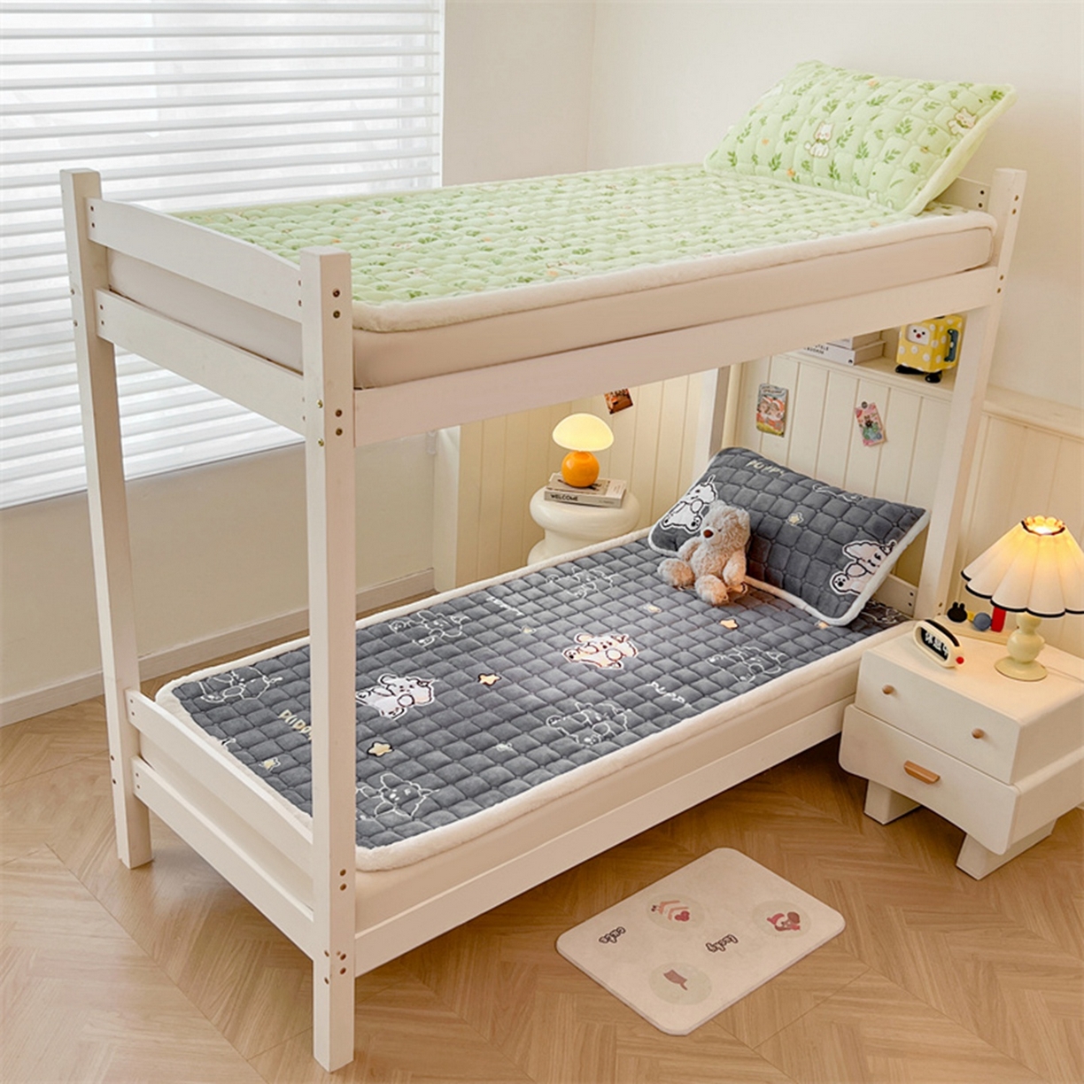 91家纺网 家纺一手货源 找家纺 喜居 2025新款印花牛奶绒夹棉床褥垫床垫子褥子 花丛小汪