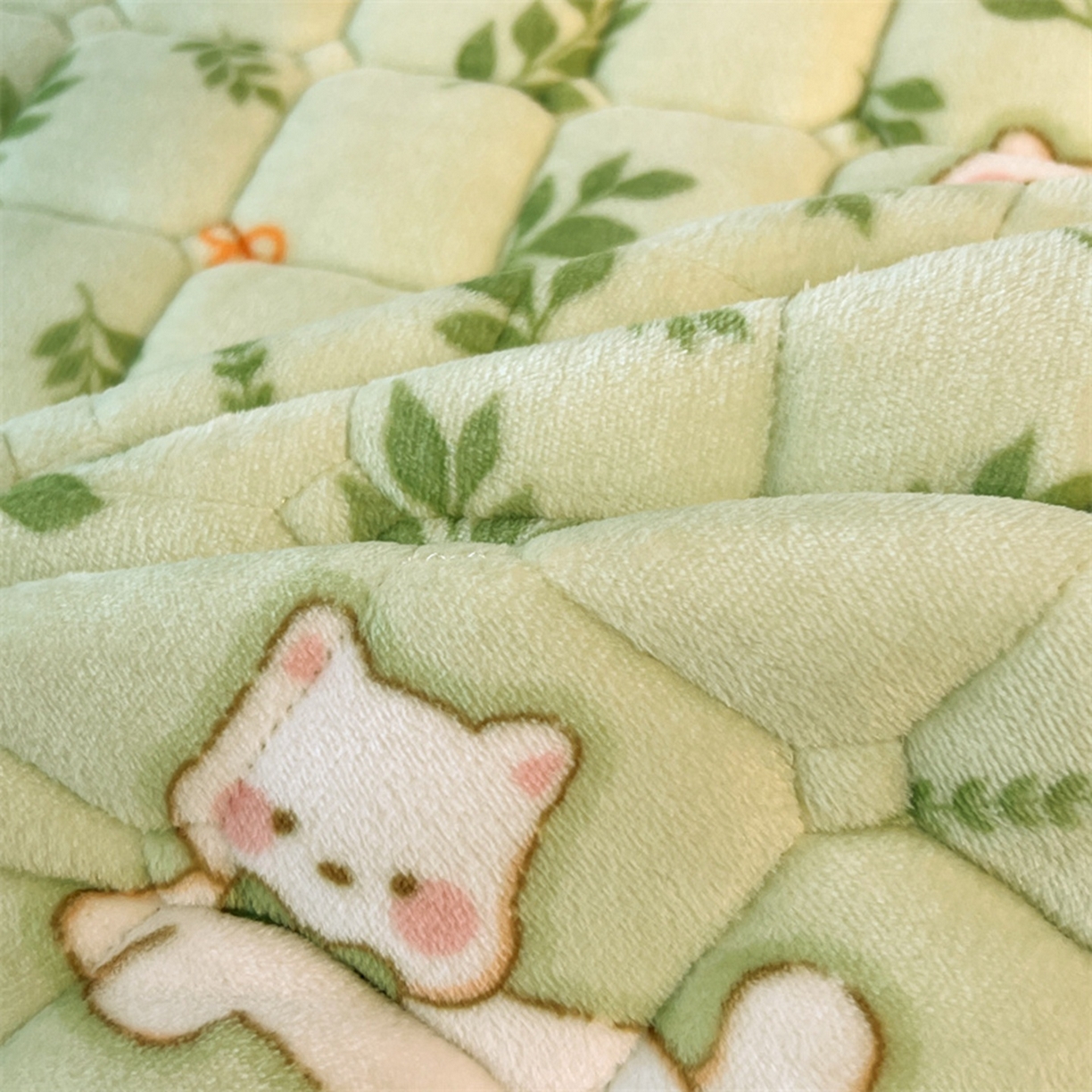 91家纺网 家纺一手货源 找家纺 喜居 2025新款印花牛奶绒夹棉床褥垫床垫子褥子 花丛小汪