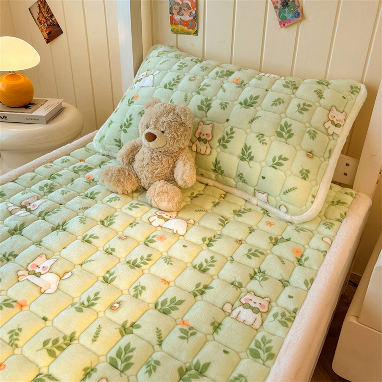 91家纺网 家纺一手货源 找家纺 喜居 2025新款印花牛奶绒夹棉床褥垫床垫子褥子 花丛小汪