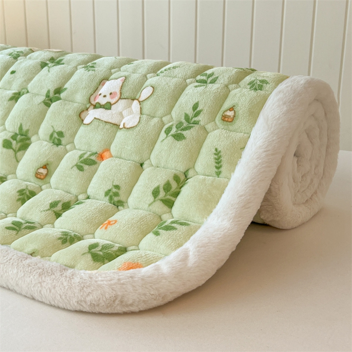 91家纺网 家纺一手货源 找家纺 喜居 2025新款印花牛奶绒夹棉床褥垫床垫子褥子 花丛小汪