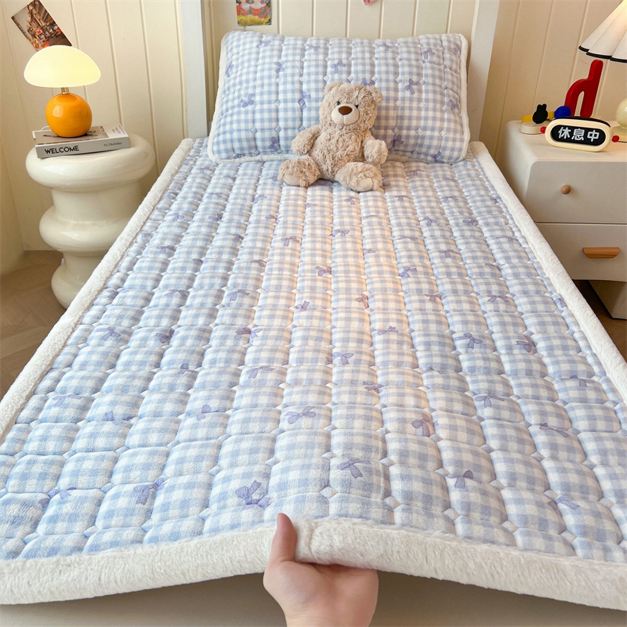 91家纺网 家纺一手货源 找家纺 喜居 2025新款印花牛奶绒夹棉床褥垫床垫子褥子 兰格浅浅