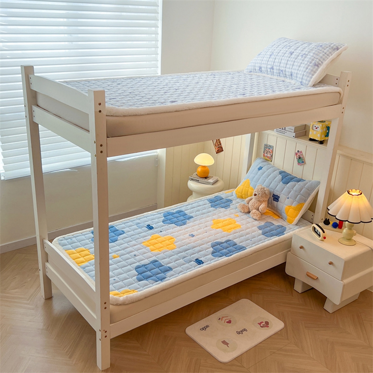 91家纺网 家纺一手货源 找家纺 喜居 2025新款印花牛奶绒夹棉床褥垫床垫子褥子 兰格浅浅