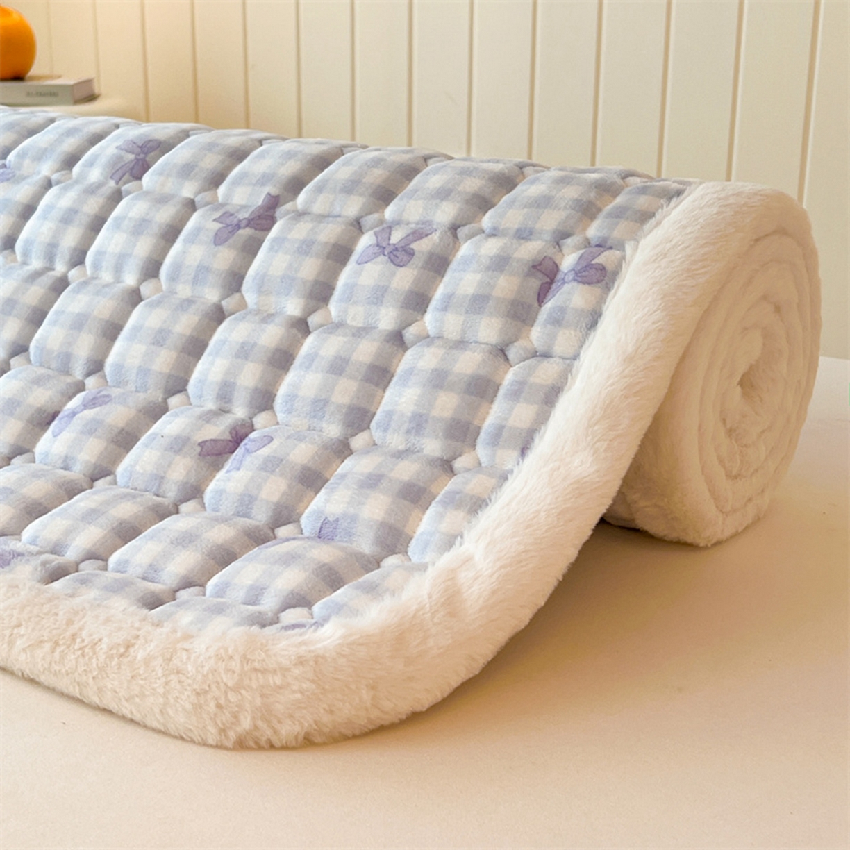 91家纺网 家纺一手货源 找家纺 喜居 2025新款印花牛奶绒夹棉床褥垫床垫子褥子 兰格浅浅