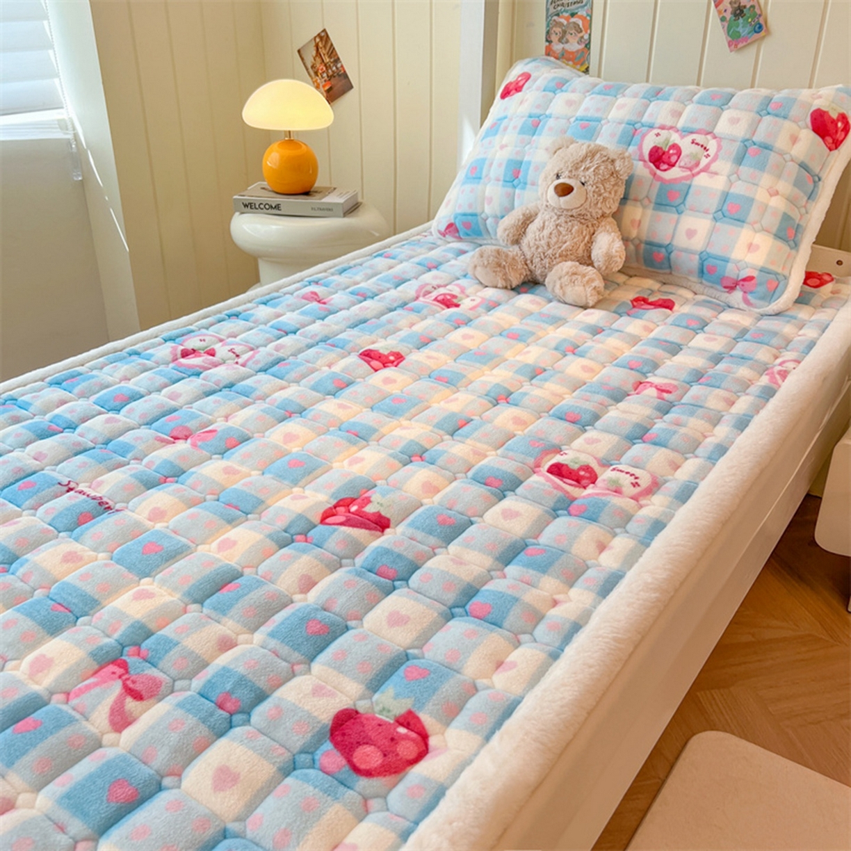 91家纺网 家纺一手货源 找家纺 喜居 2025新款印花牛奶绒夹棉床褥垫床垫子褥子 莓烦恼