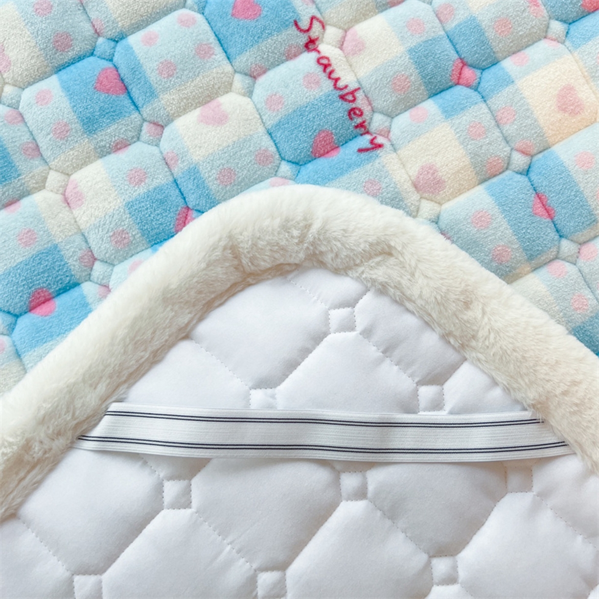 91家纺网 家纺一手货源 找家纺 喜居 2025新款印花牛奶绒夹棉床褥垫床垫子褥子 莓烦恼