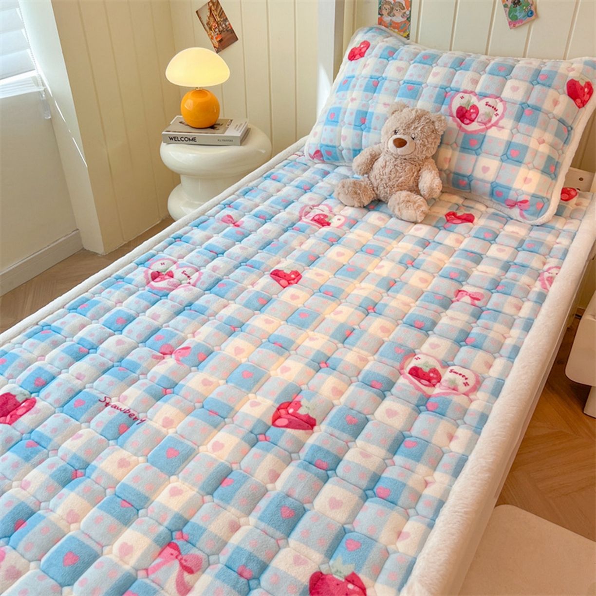 91家纺网 家纺一手货源 找家纺 喜居 2025新款印花牛奶绒夹棉床褥垫床垫子褥子 莓烦恼