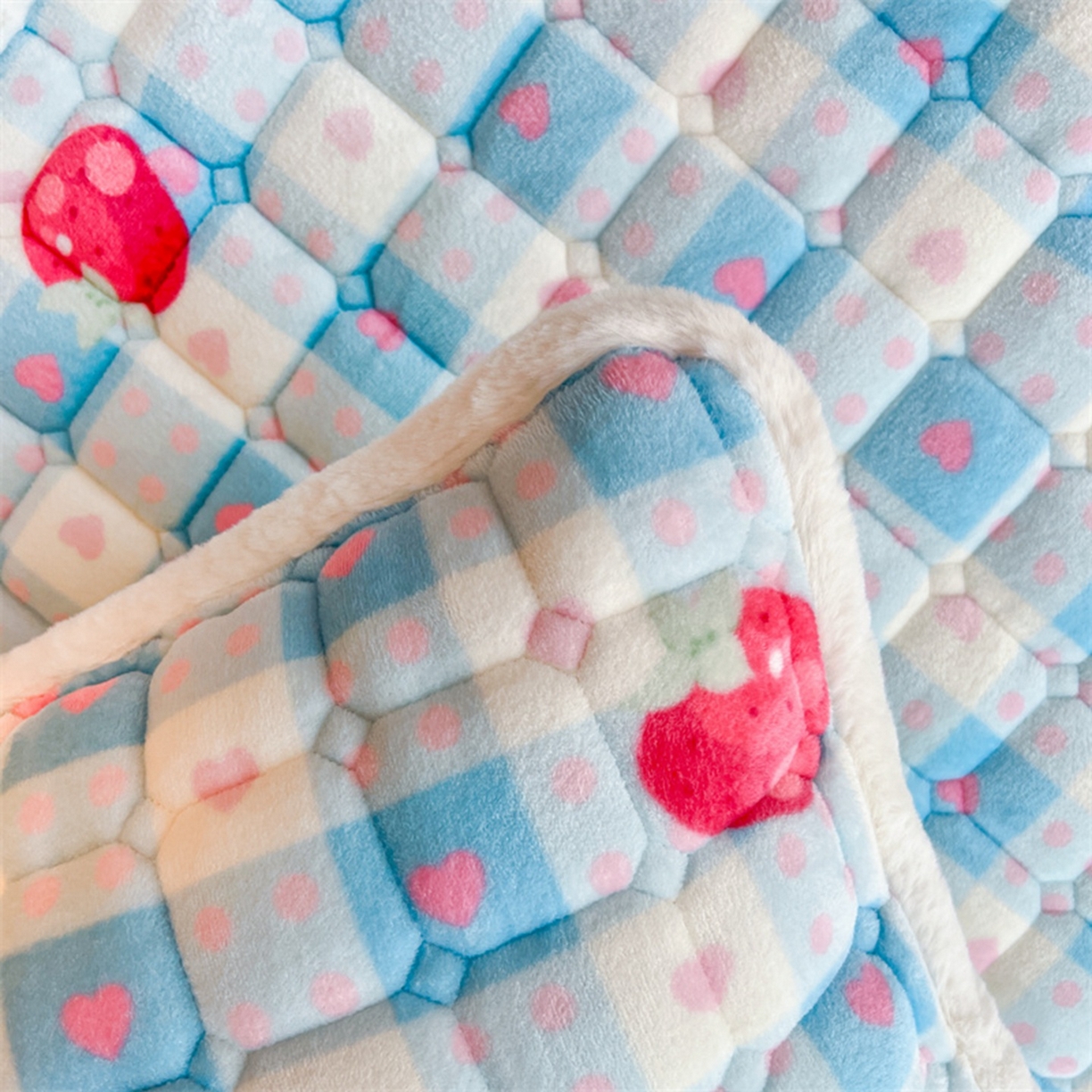 91家纺网 家纺一手货源 找家纺 喜居 2025新款印花牛奶绒夹棉床褥垫床垫子褥子 莓烦恼