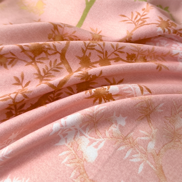 91家纺网 家纺一手货源 找家纺 优品阁 2024新款亲肤舒适全棉磨毛四件套学生三件套系列 暗木幽香-粉